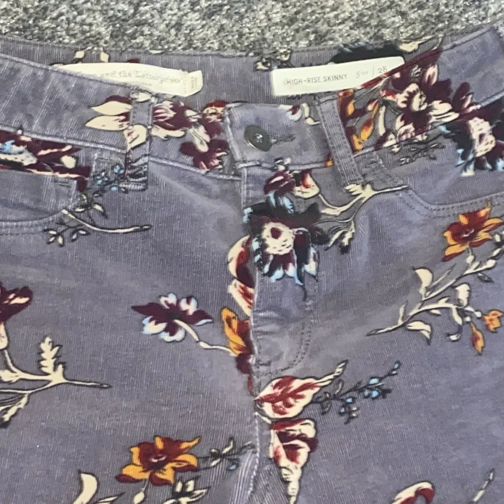 Anthropologie, Pilcro and the Letterpress Grey Floral Cord High Rise Skinny 28 - Picture 2 of 5